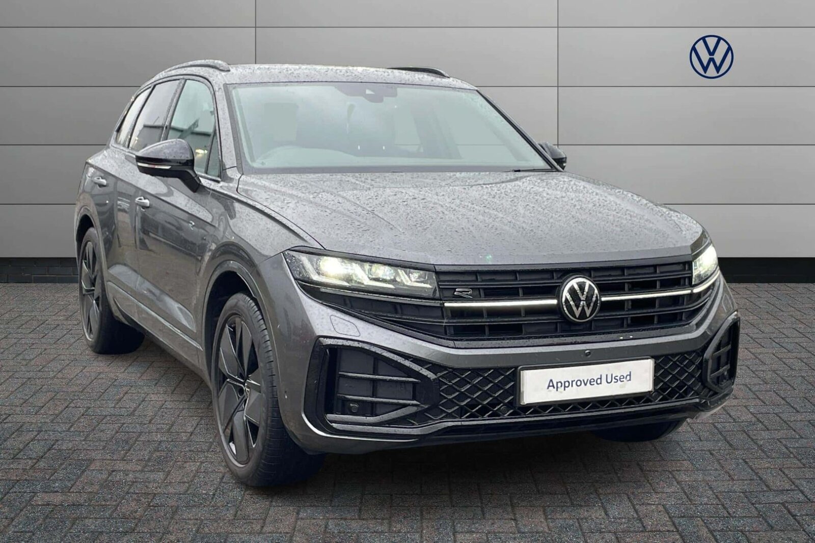 Main listing image - Volkswagen Touareg