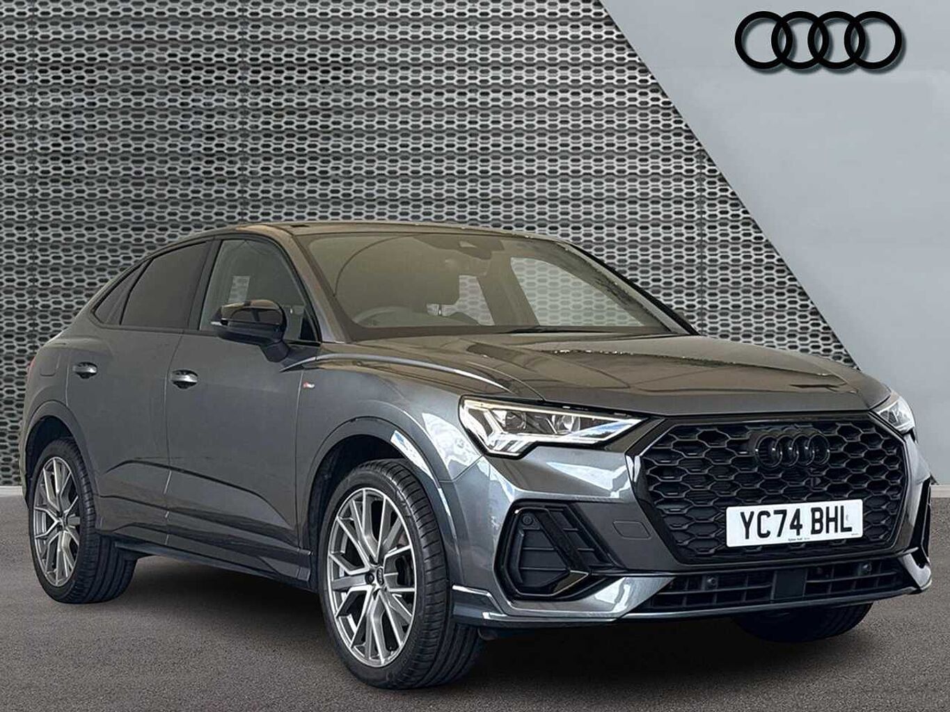 Main listing image - Audi Q3