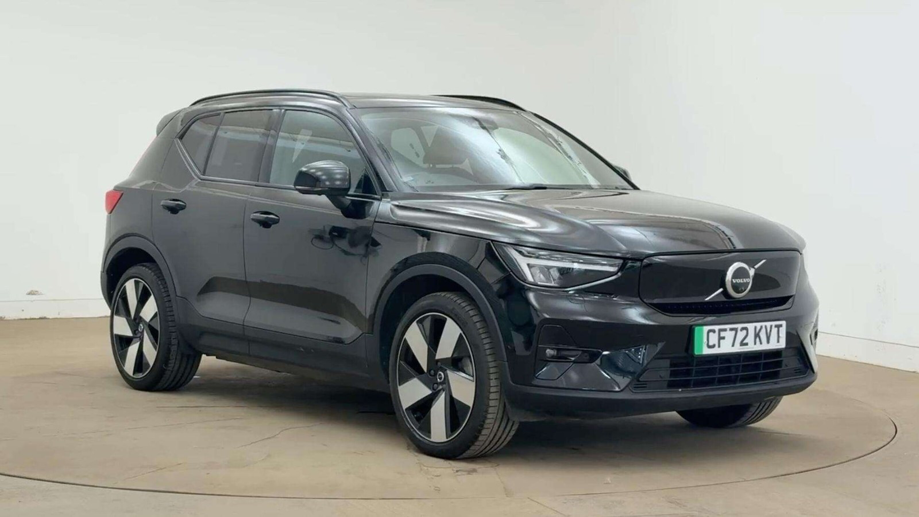 Main listing image - Volvo XC40