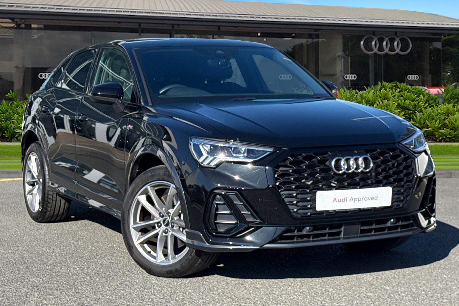 Main listing image - Audi Q3