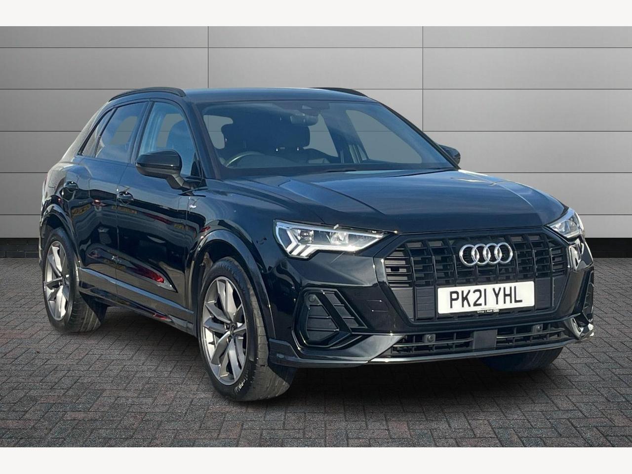 Main listing image - Audi Q3