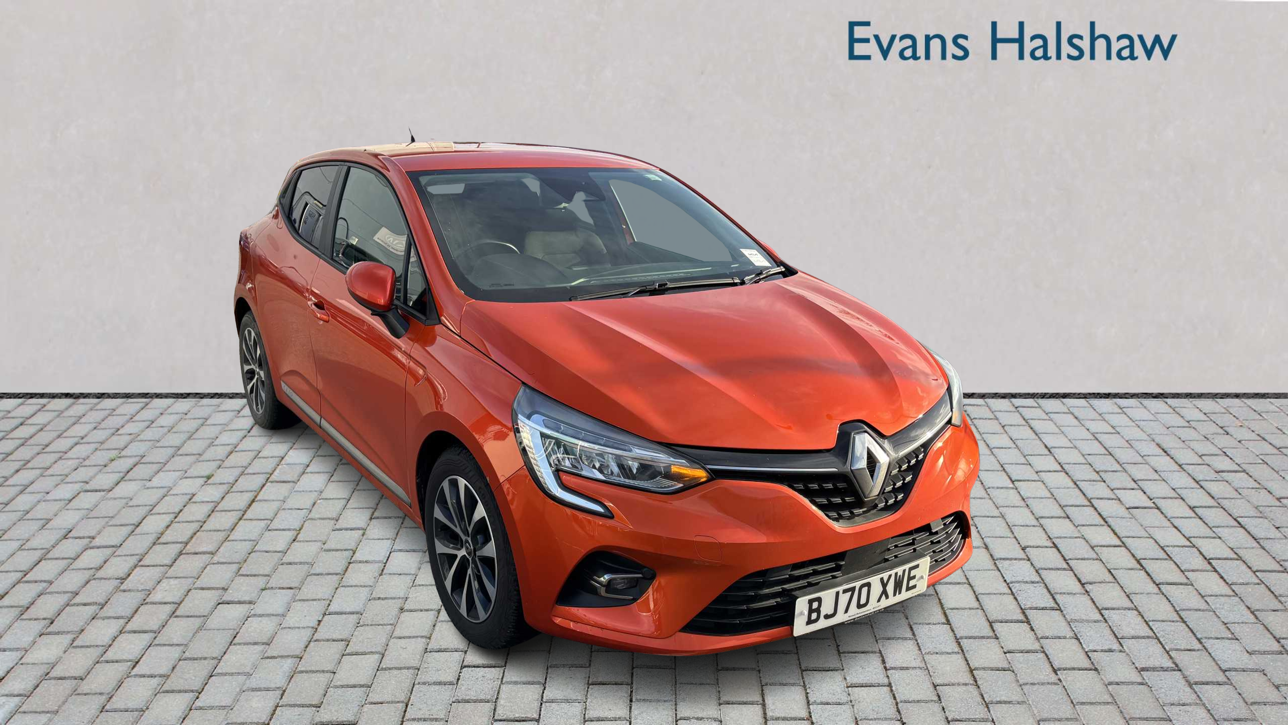Main listing image - Renault Clio