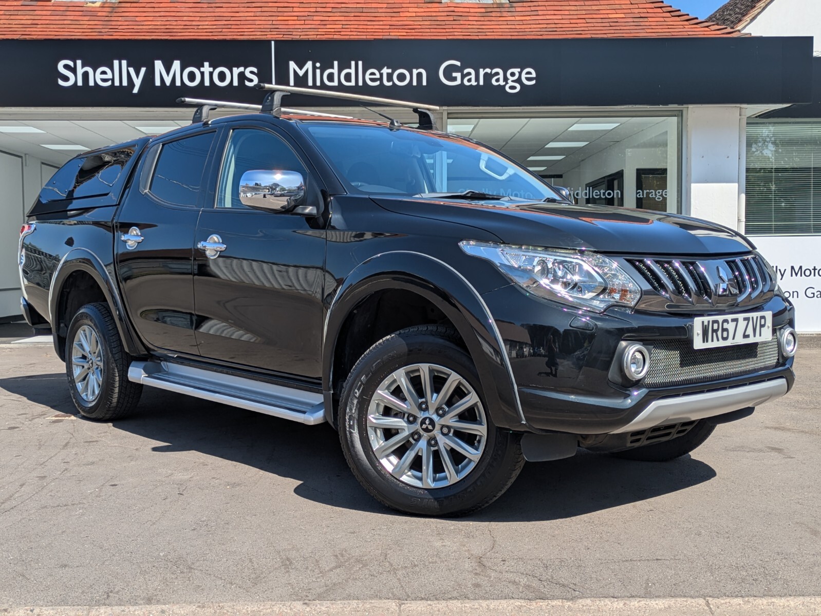Main listing image - Mitsubishi L200