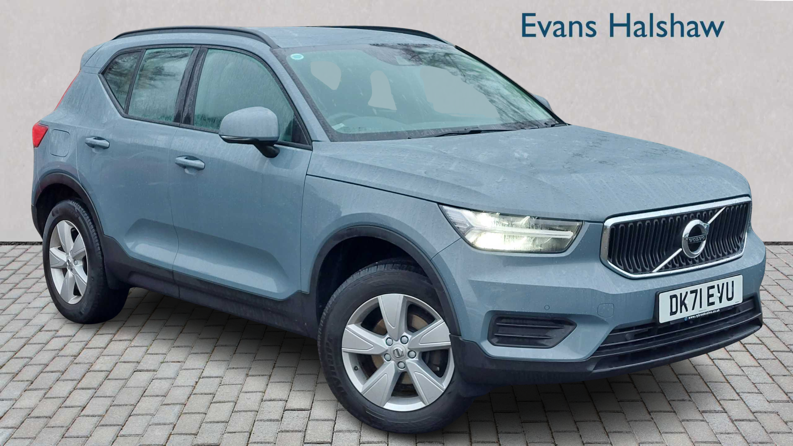 Main listing image - Volvo XC40