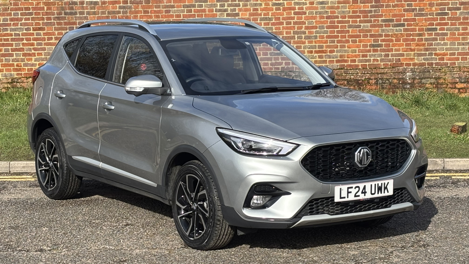 Main listing image - MG ZS