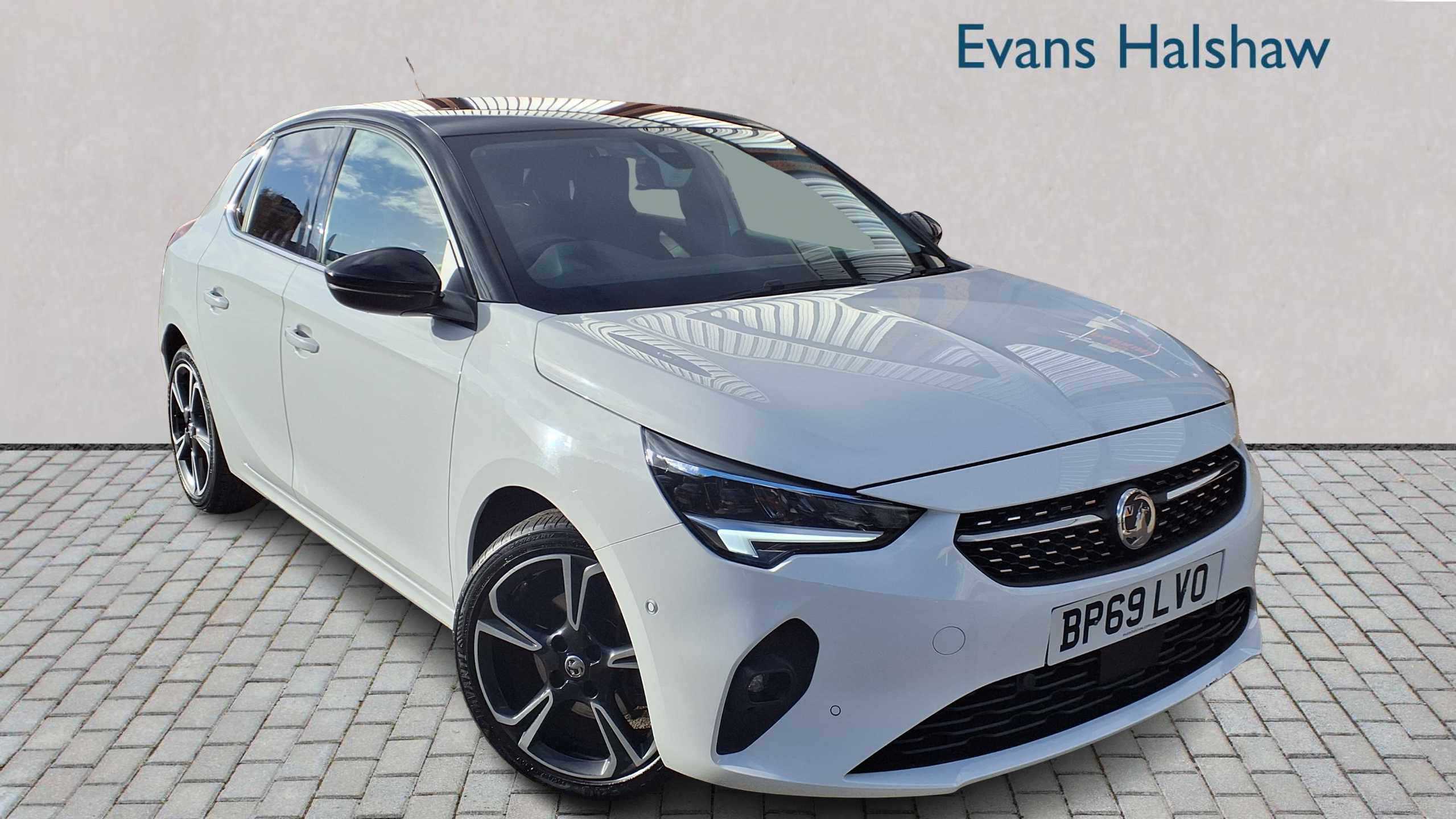 Main listing image - Vauxhall Corsa