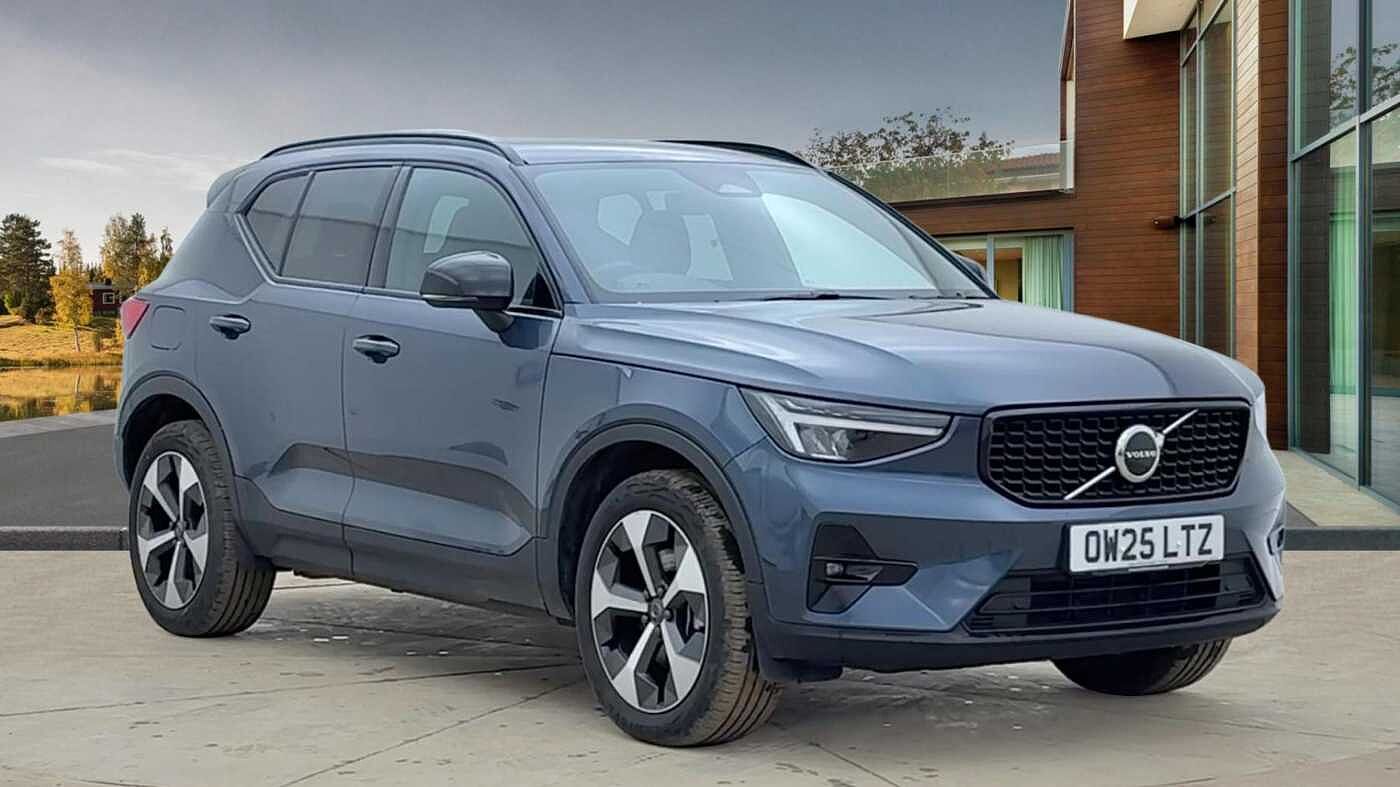 Main listing image - Volvo XC40