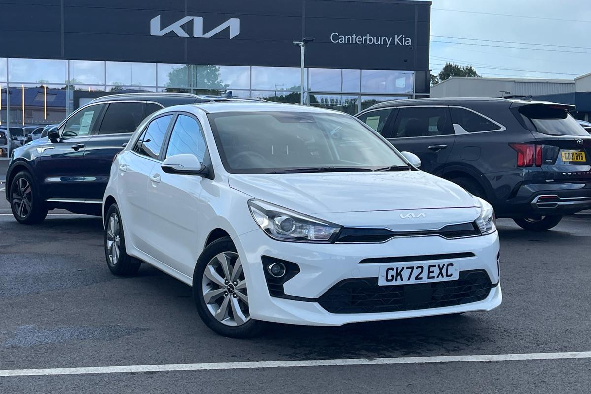 Main listing image - Kia Stonic