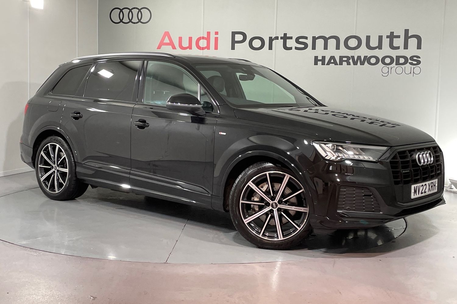 Main listing image - Audi Q7