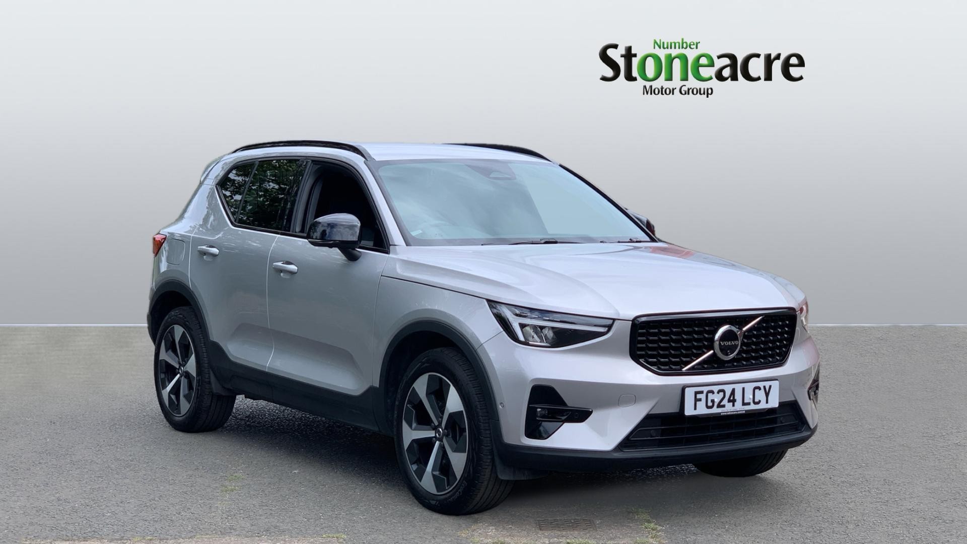 Main listing image - Volvo XC40