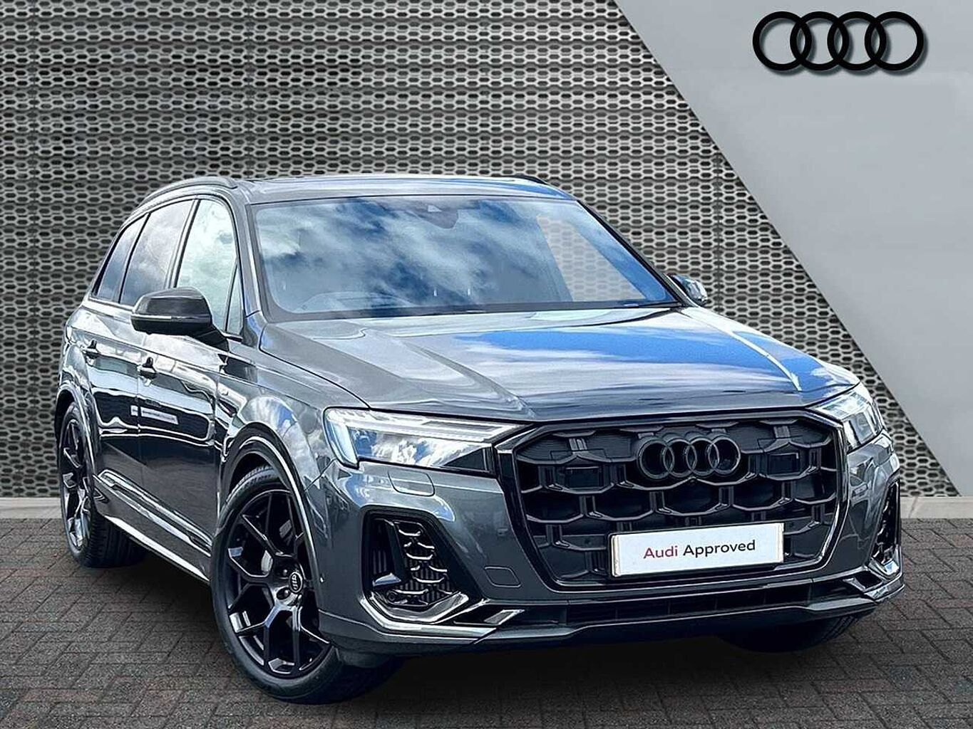 Main listing image - Audi Q7