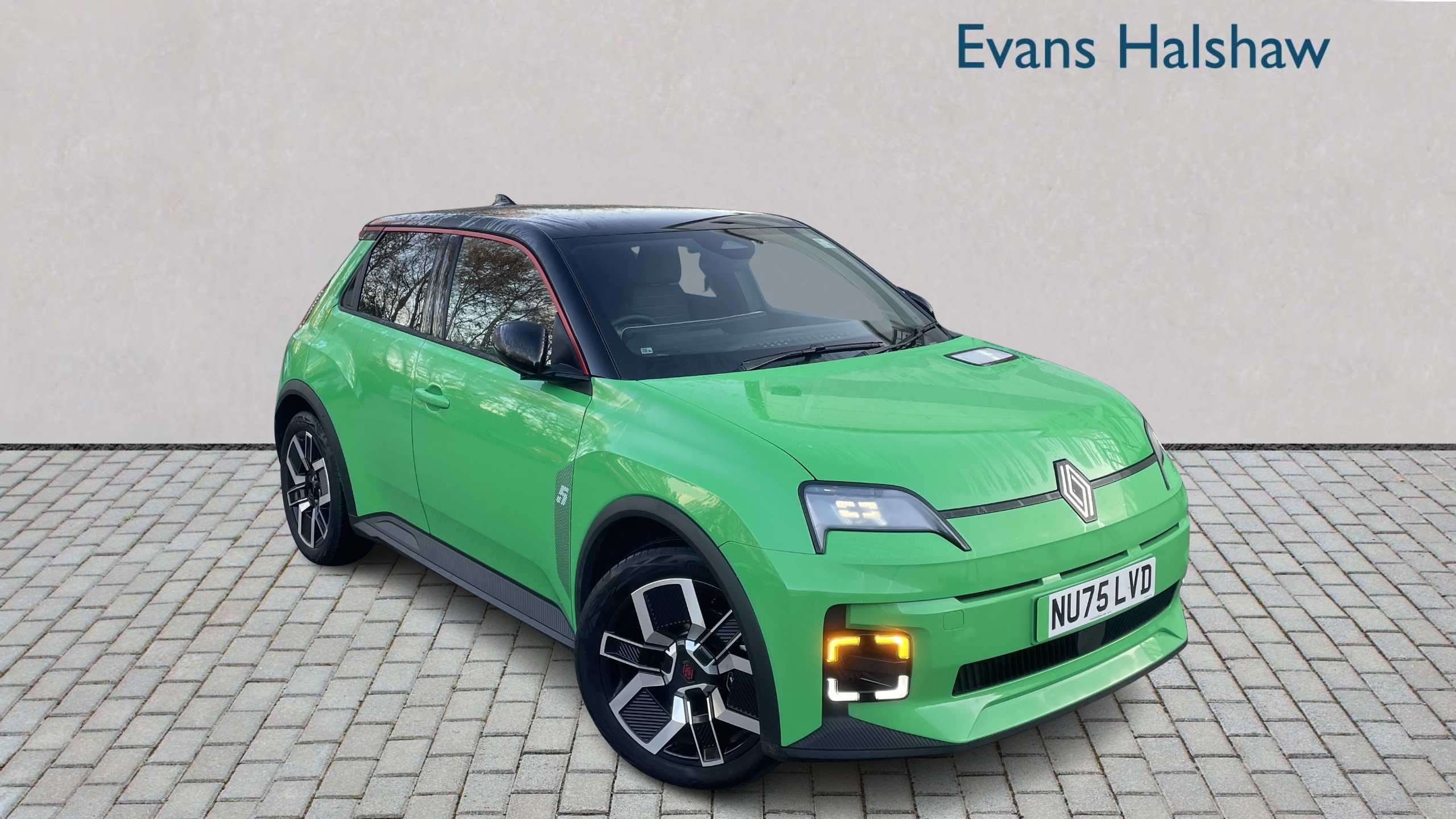 Main listing image - Renault 5