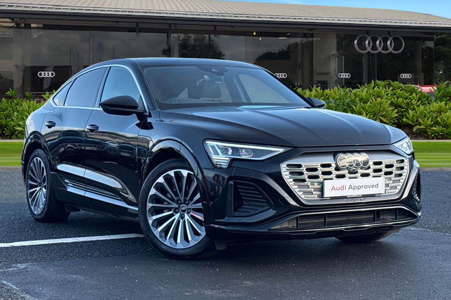 Main listing image - Audi Q8