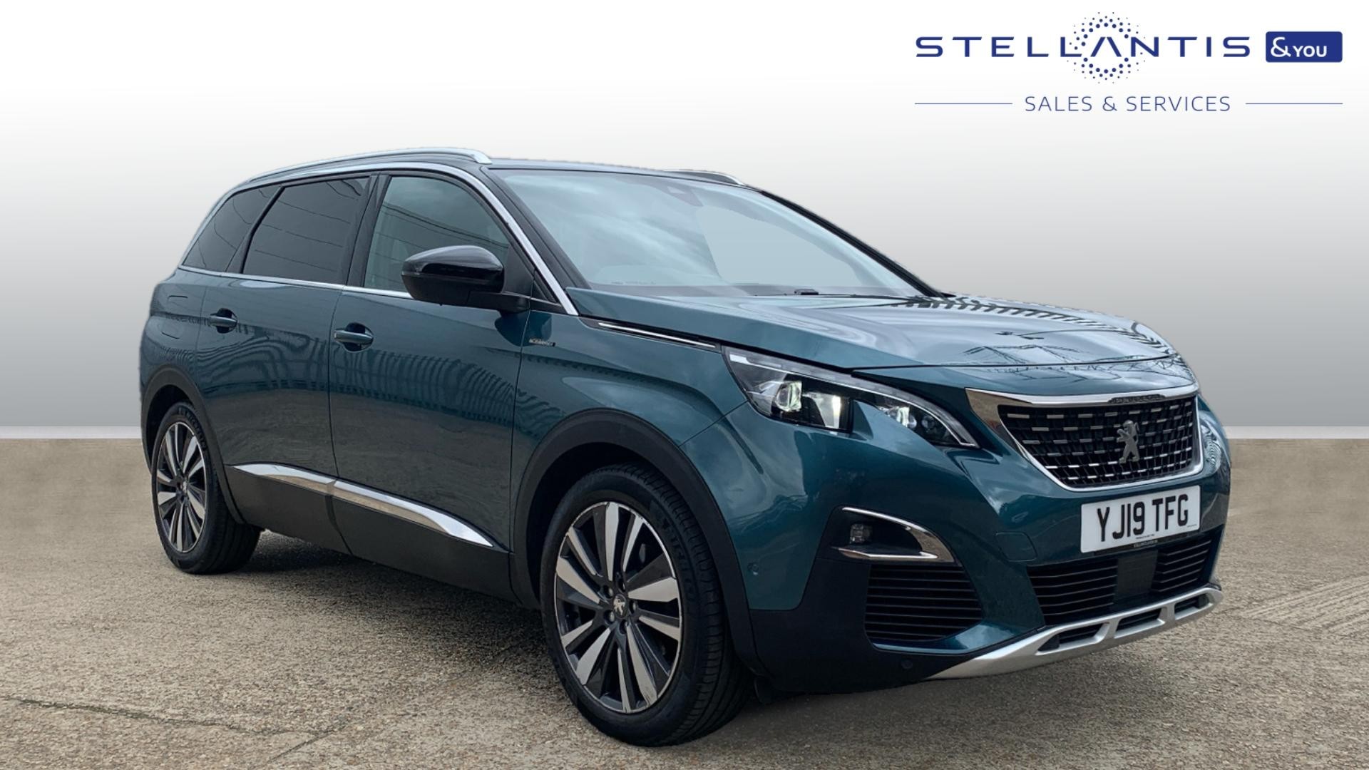 Main listing image - Peugeot 5008