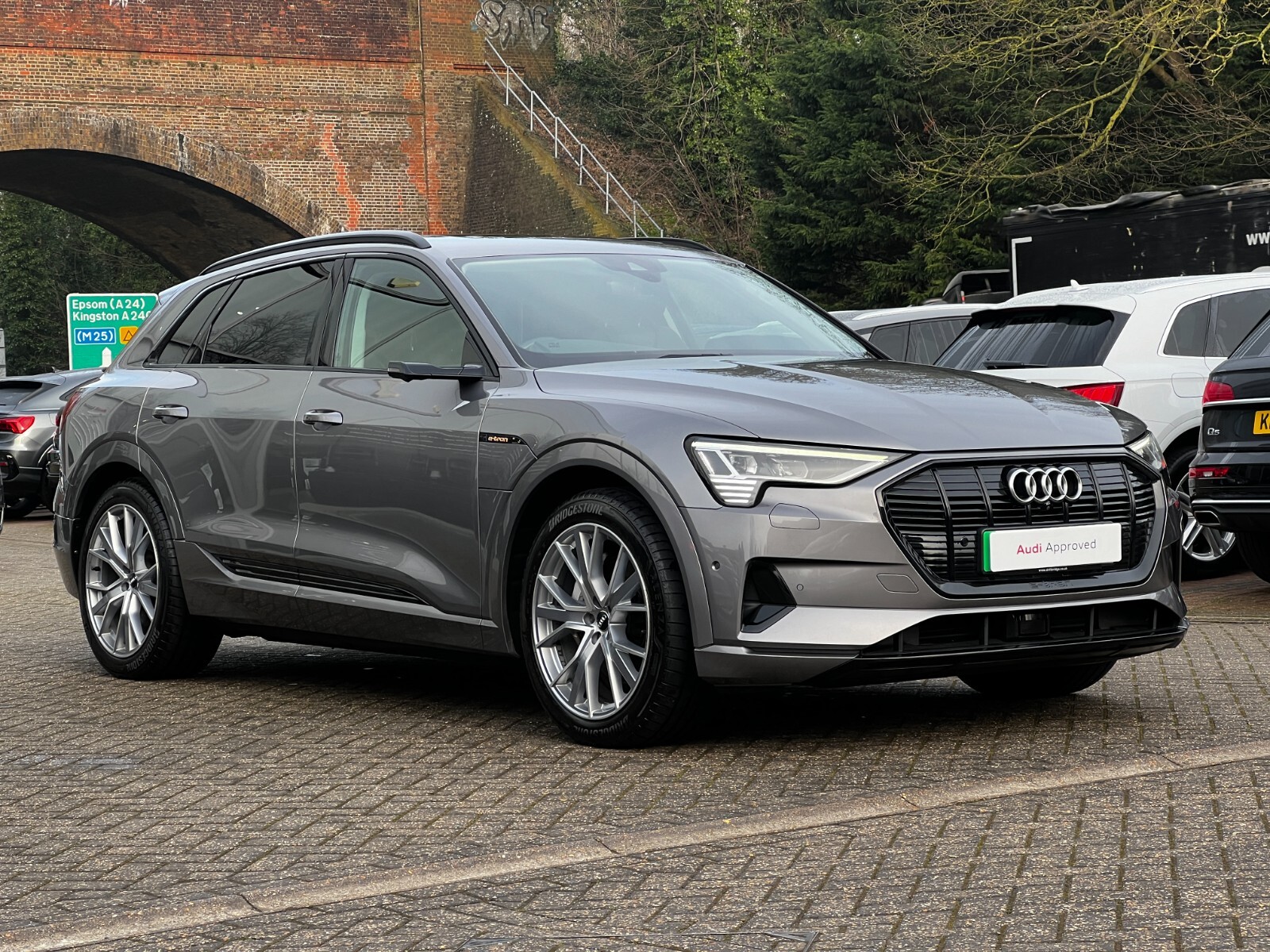 Main listing image - Audi e-tron