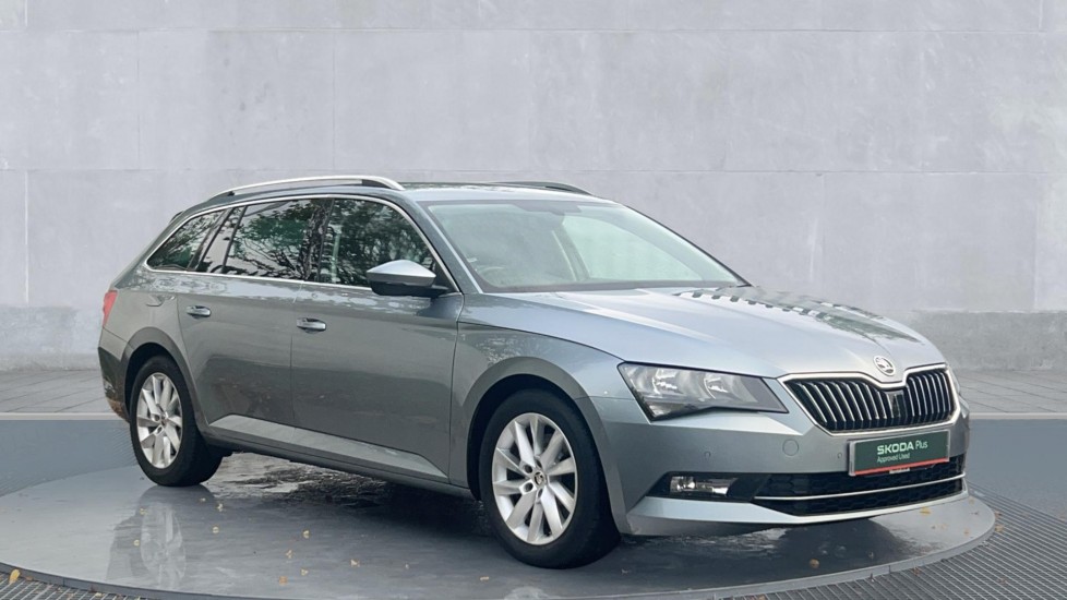 Main listing image - Skoda Superb Estate