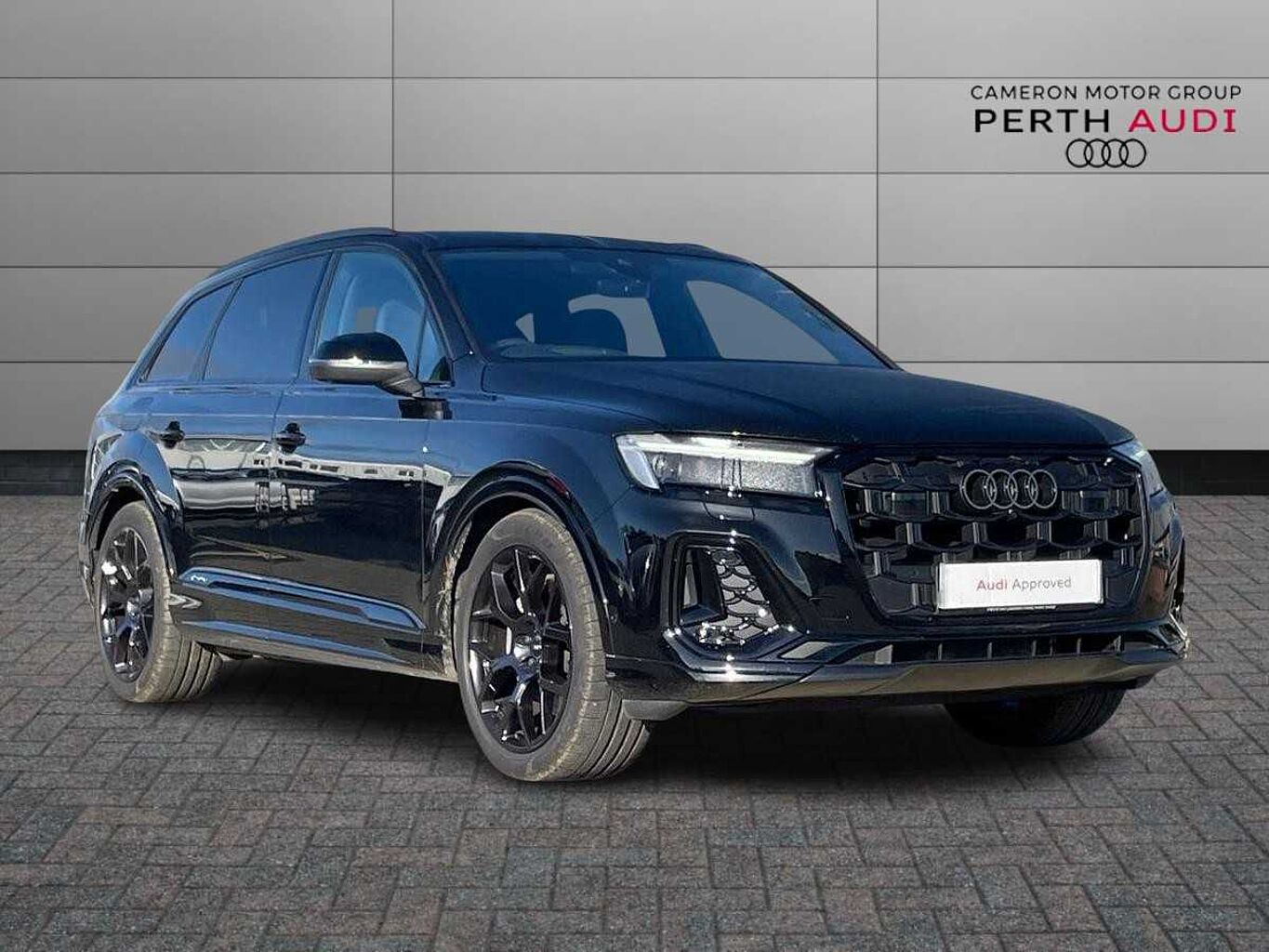 Main listing image - Audi Q7