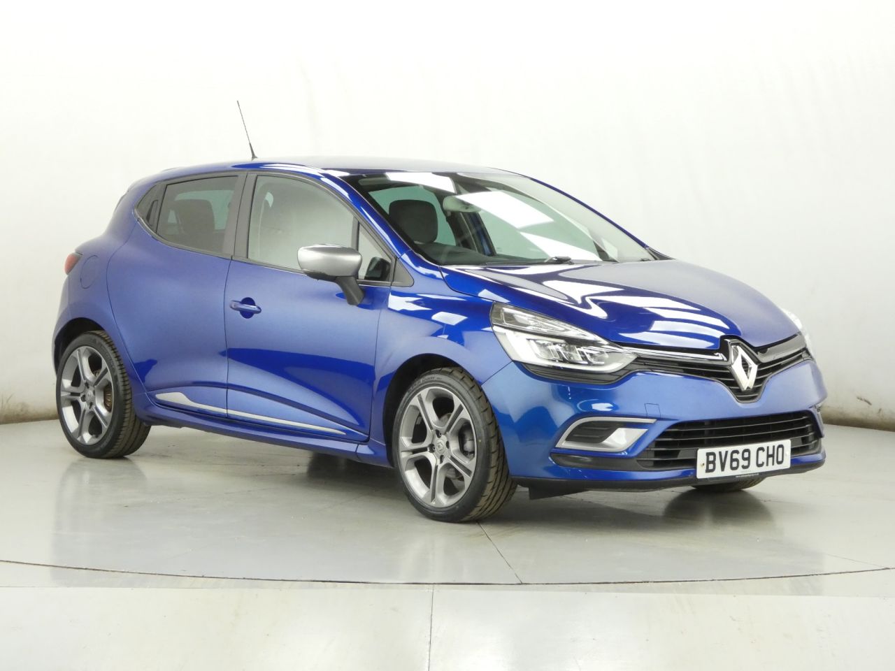 Main listing image - Renault Clio