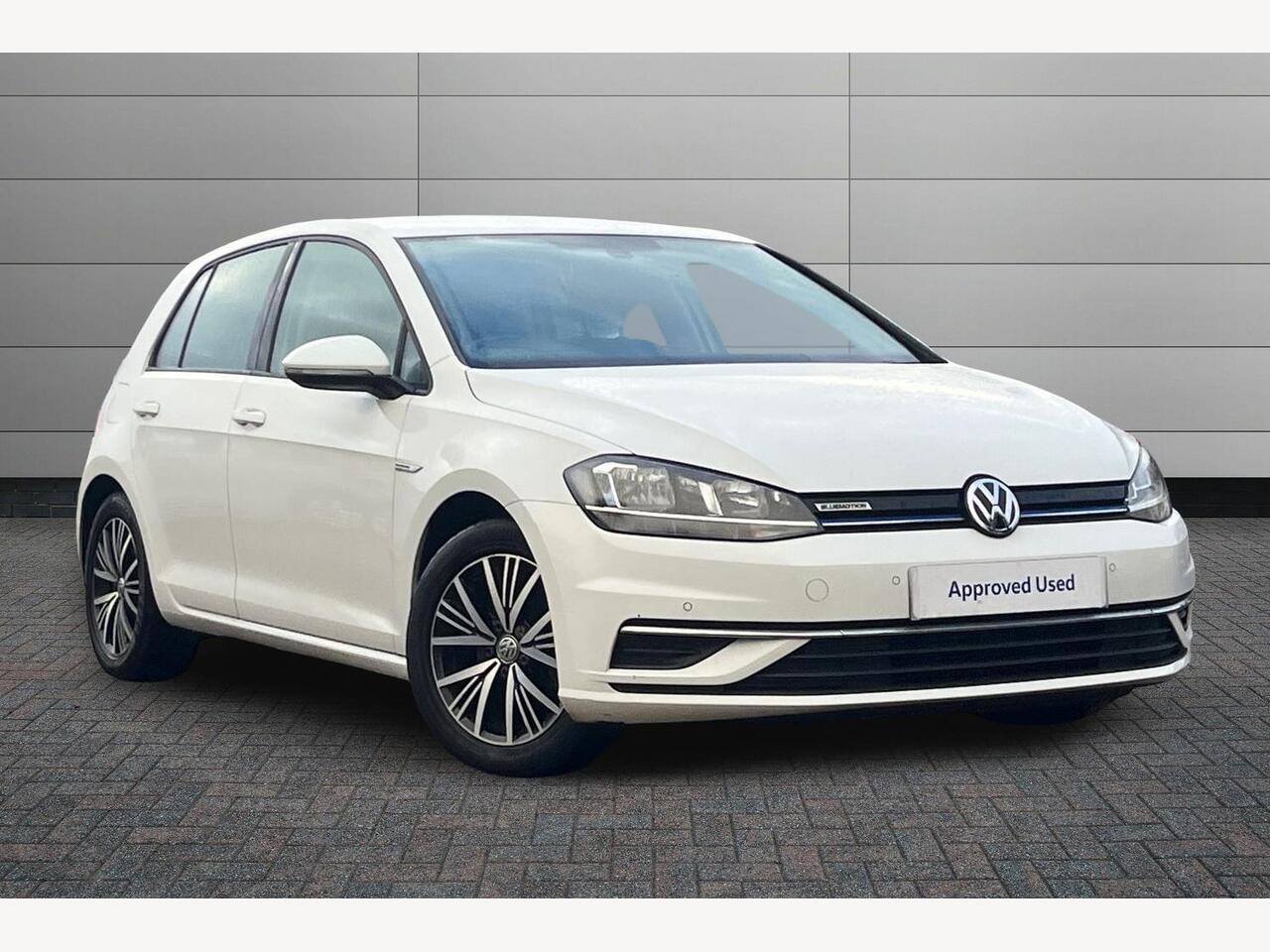 Main listing image - Volkswagen Golf