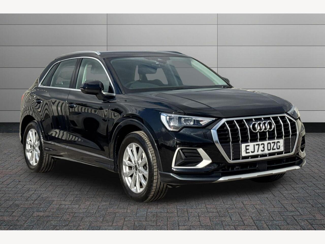 Main listing image - Audi Q3