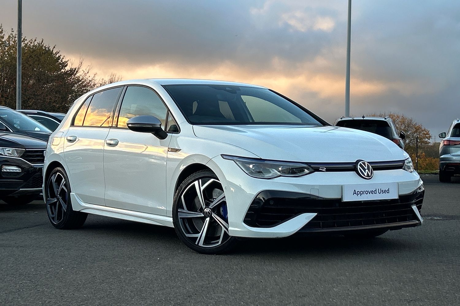 Main listing image - Volkswagen Golf R