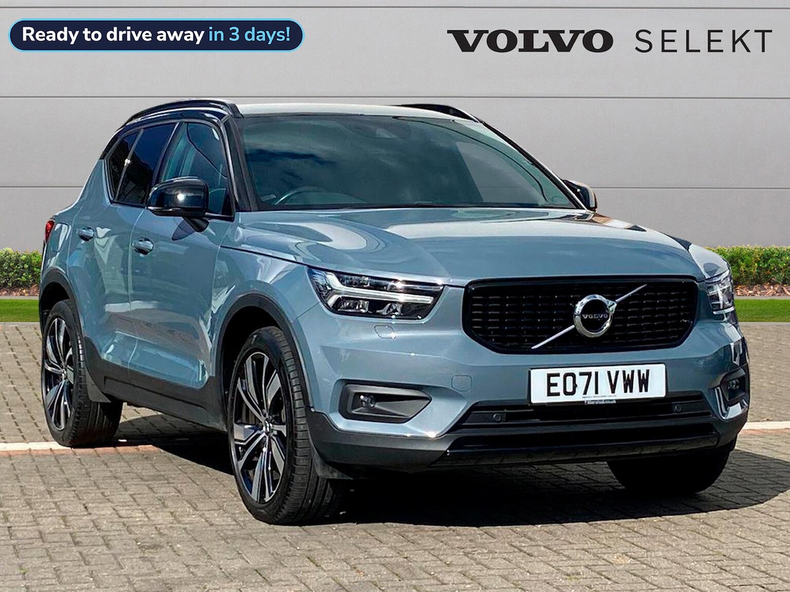 Main listing image - Volvo XC40 Recharge