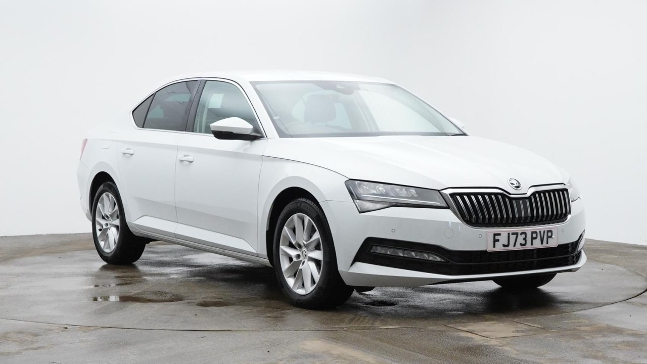 Main listing image - Skoda Superb