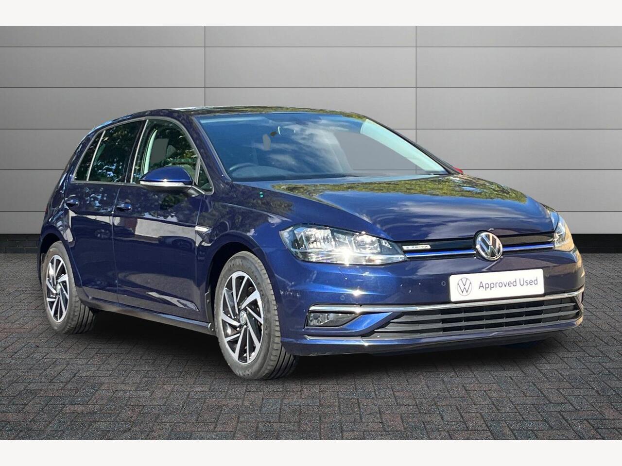 Main listing image - Volkswagen Golf