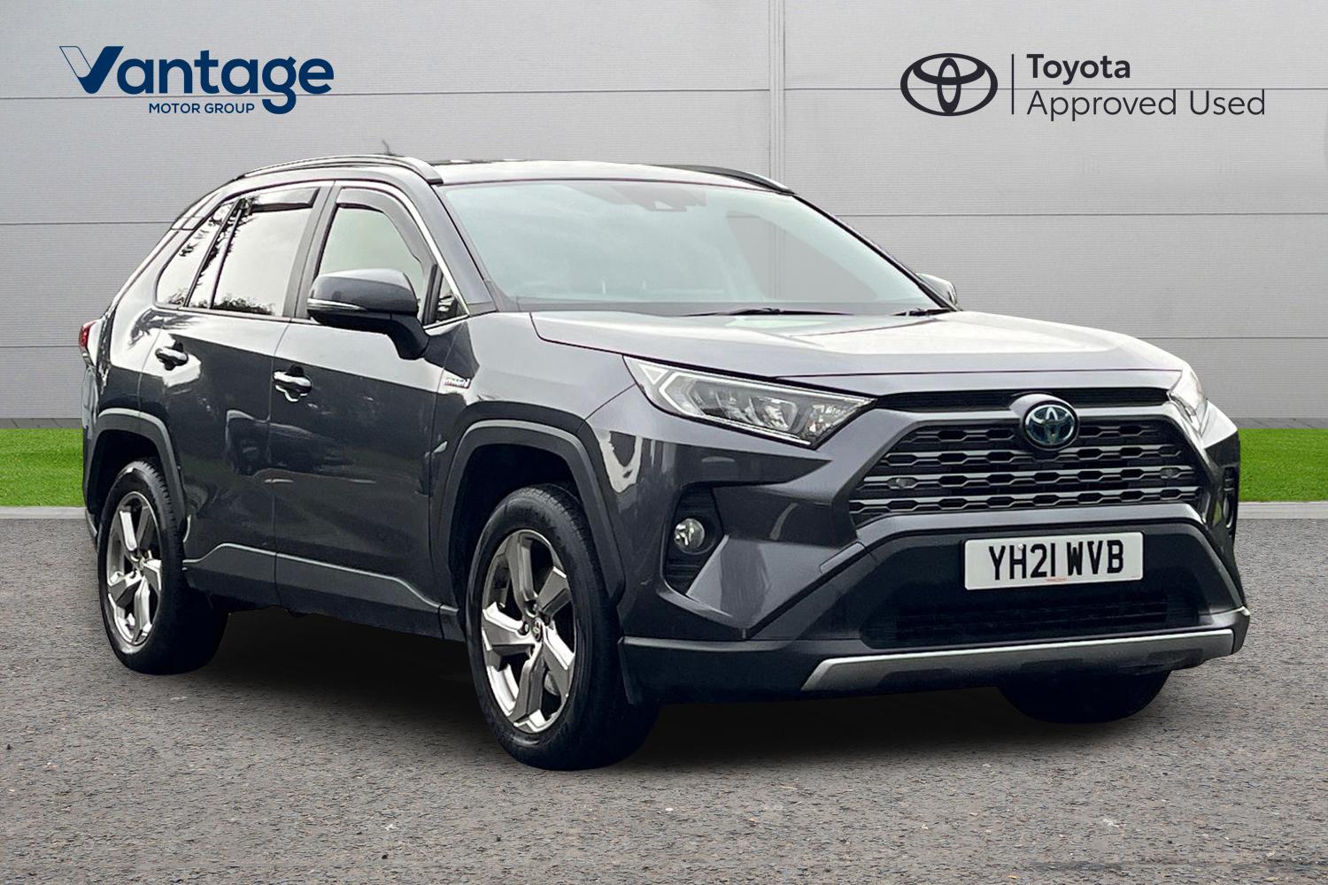 Main listing image - Toyota RAV4