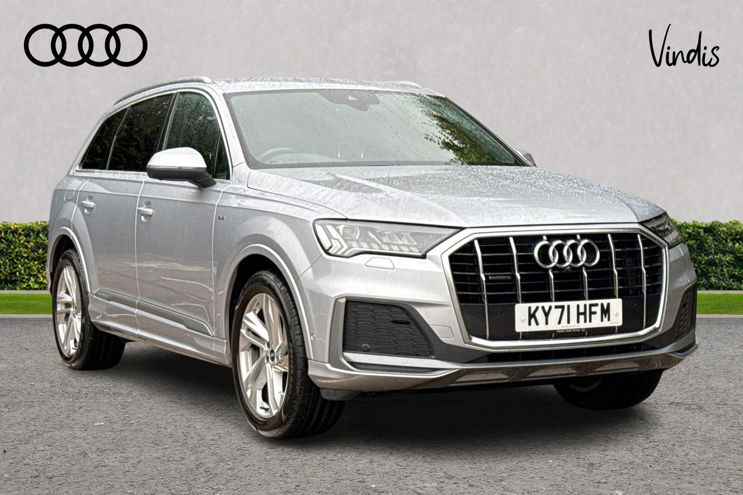 Main listing image - Audi Q7