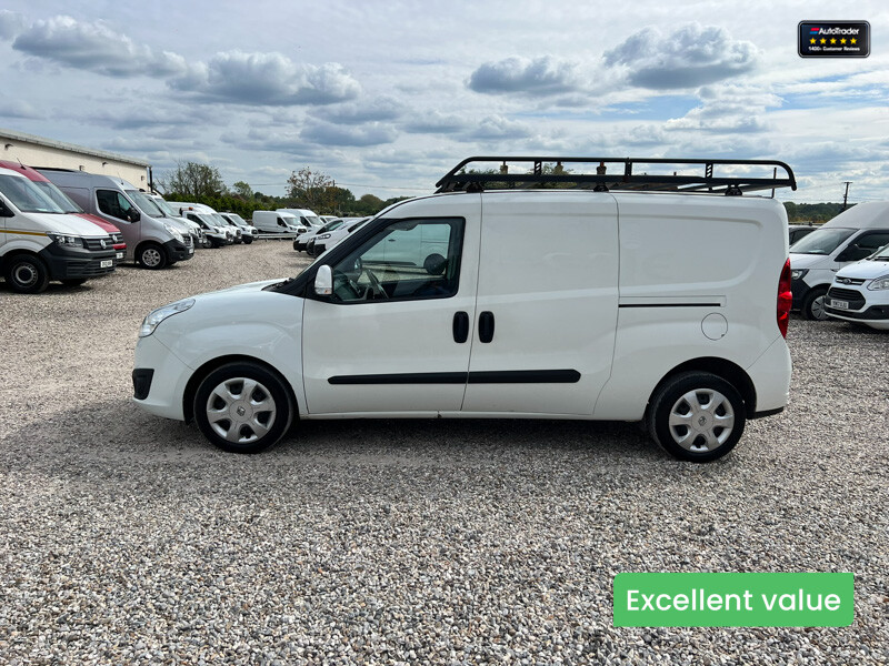 Main listing image - Vauxhall Combo