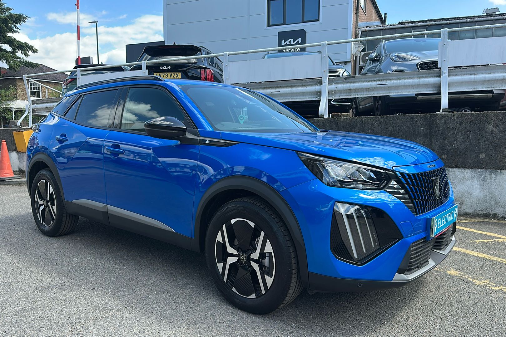 Main listing image - Peugeot e-2008