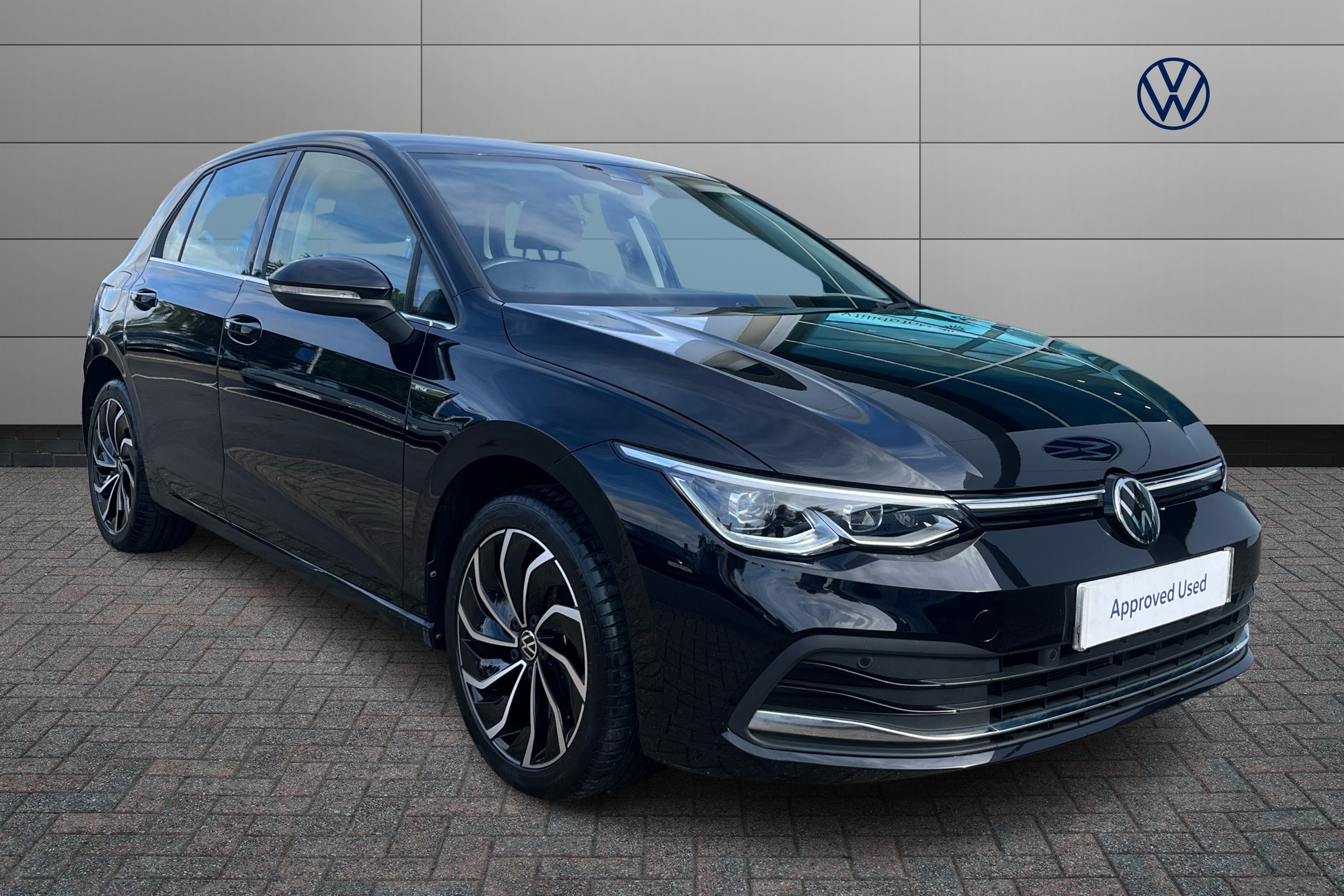 Main listing image - Volkswagen Golf