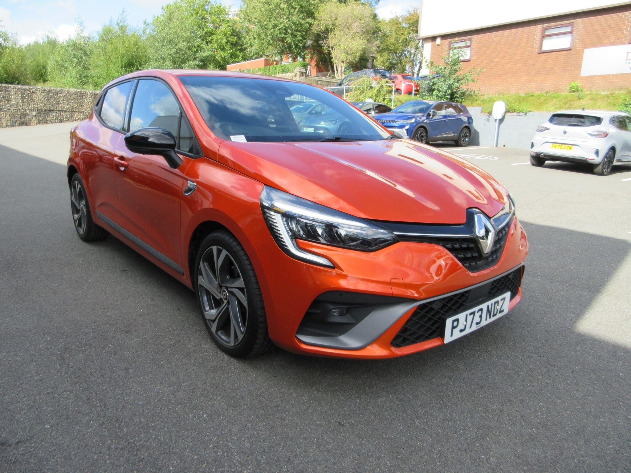 Main listing image - Renault Clio