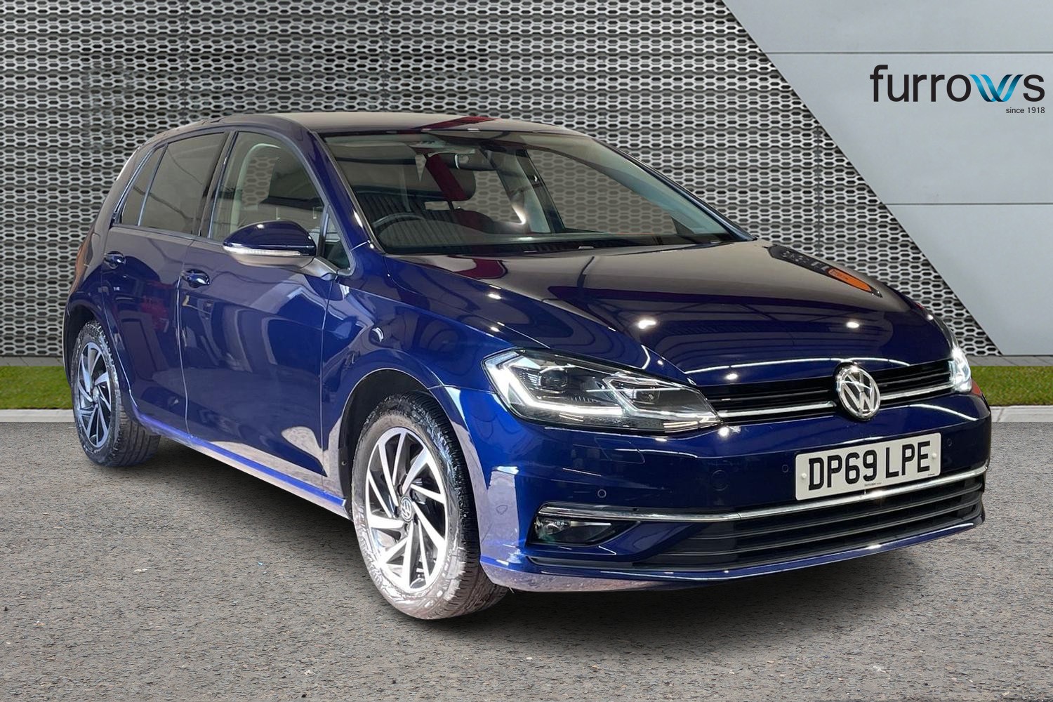 Main listing image - Volkswagen Golf