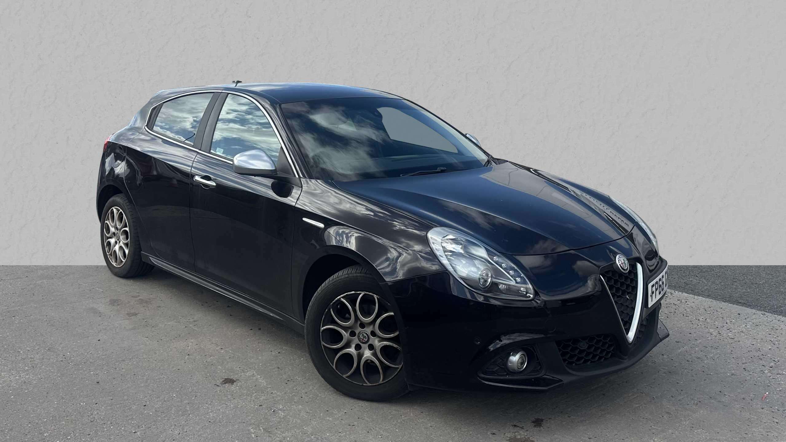 Main listing image - Alfa Romeo Giulietta