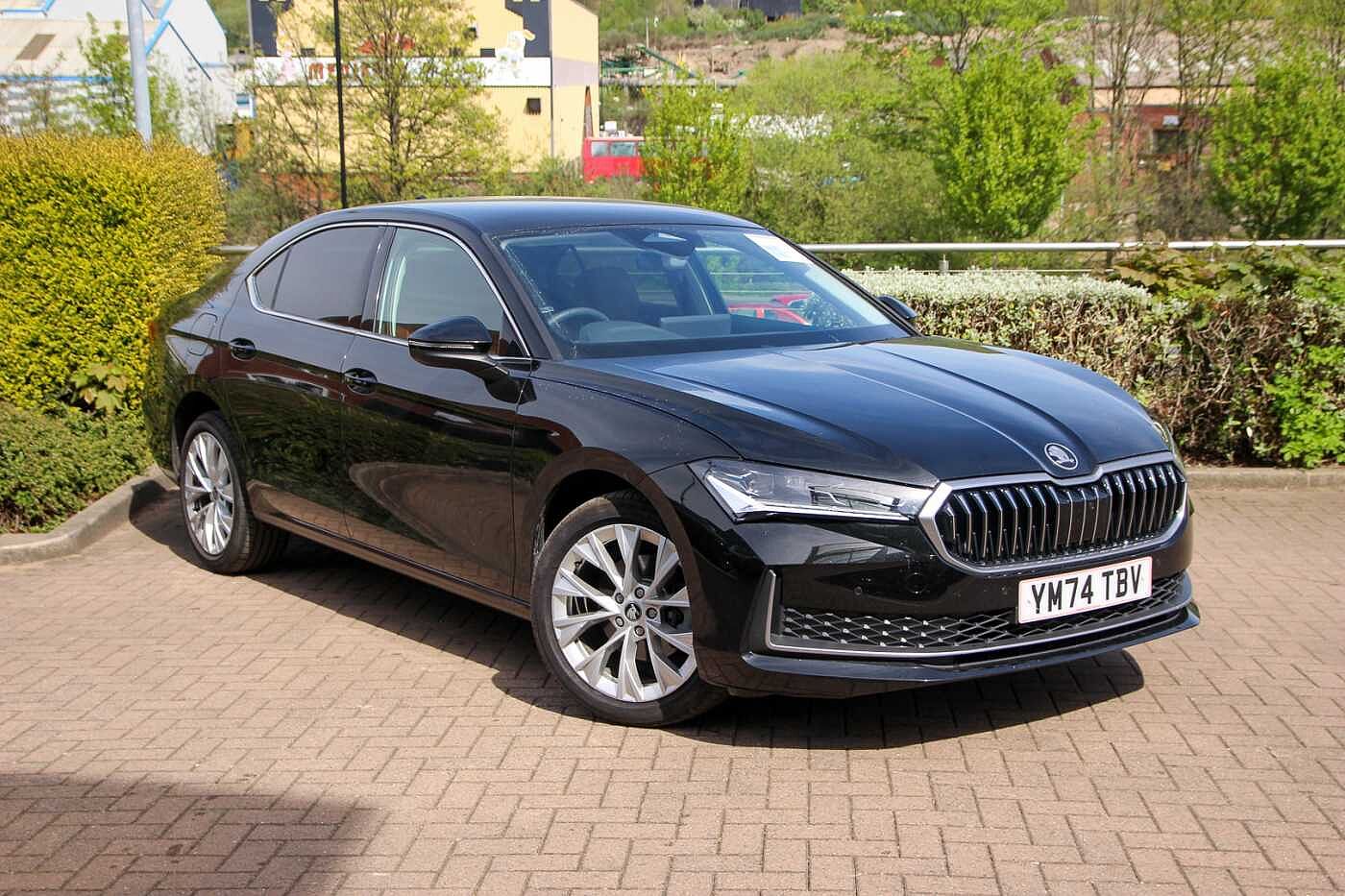 Main listing image - Skoda Superb