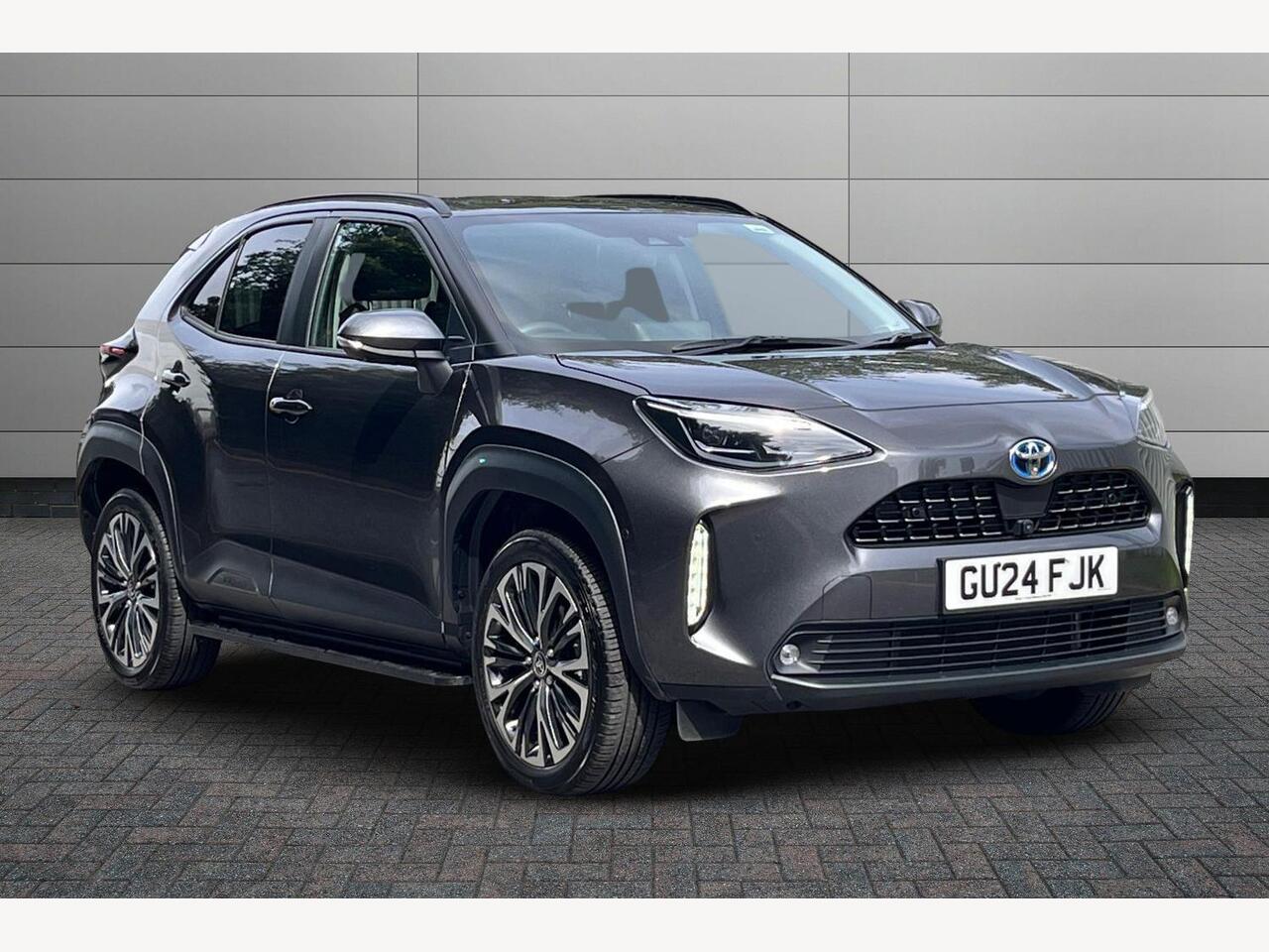 Main listing image - Toyota Yaris Cross