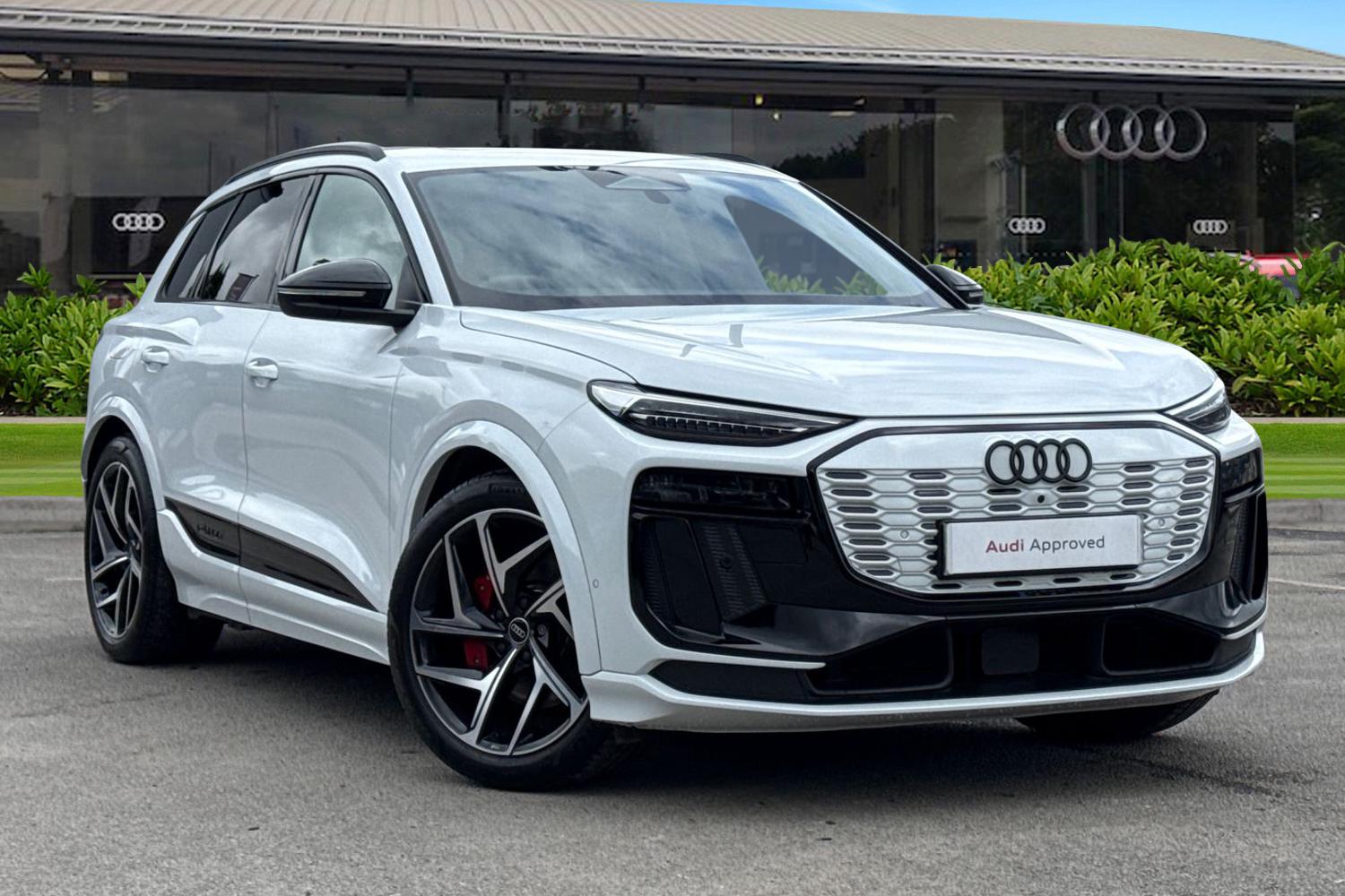 Main listing image - Audi Q6