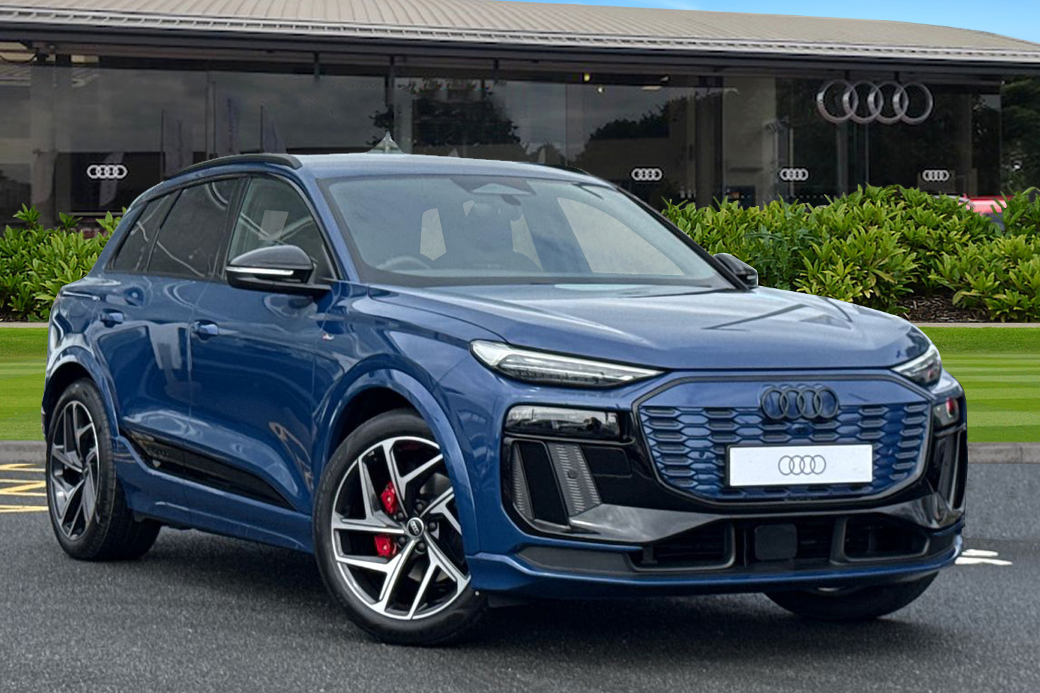 Main listing image - Audi Q6 e-tron