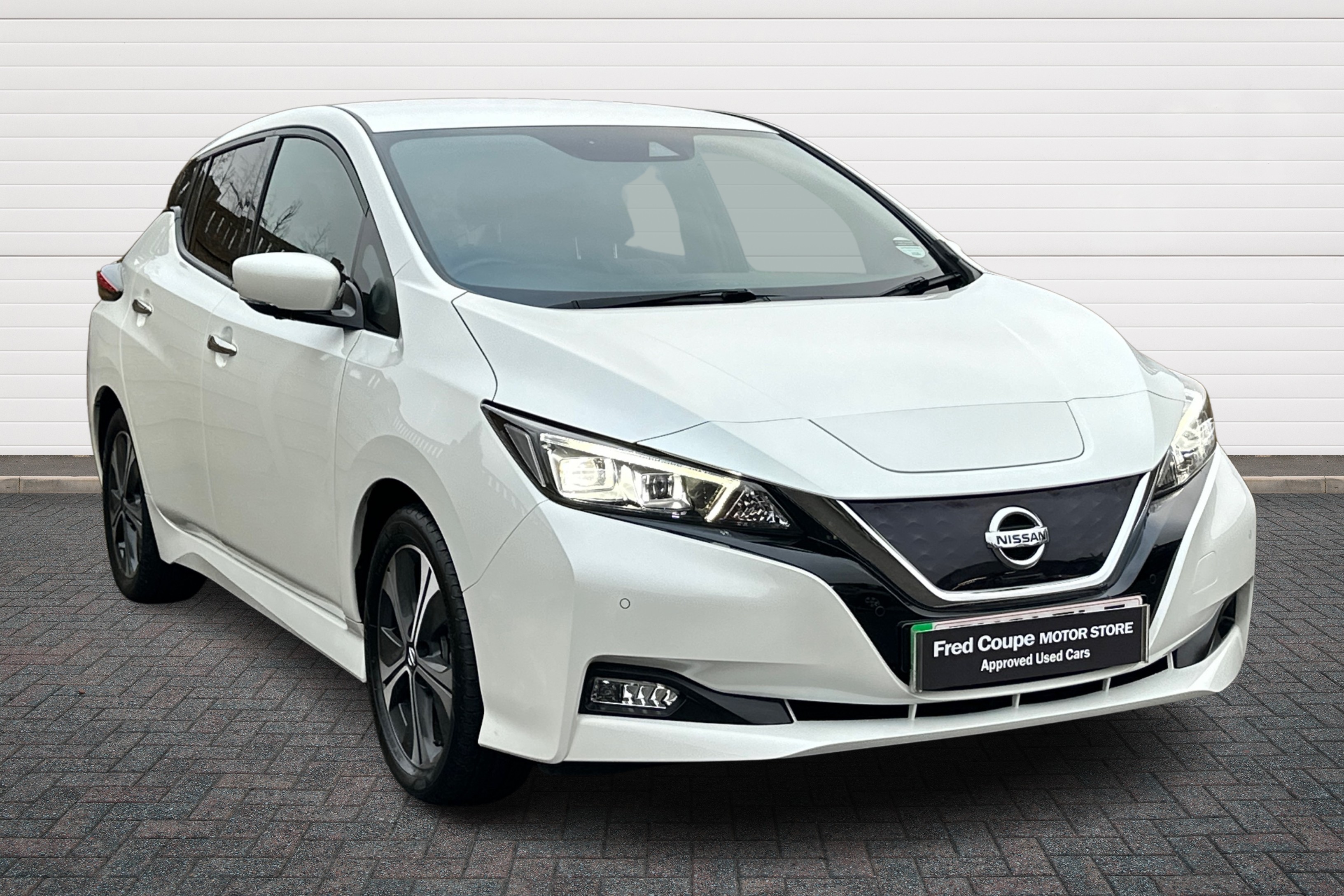 Main listing image - Nissan Leaf