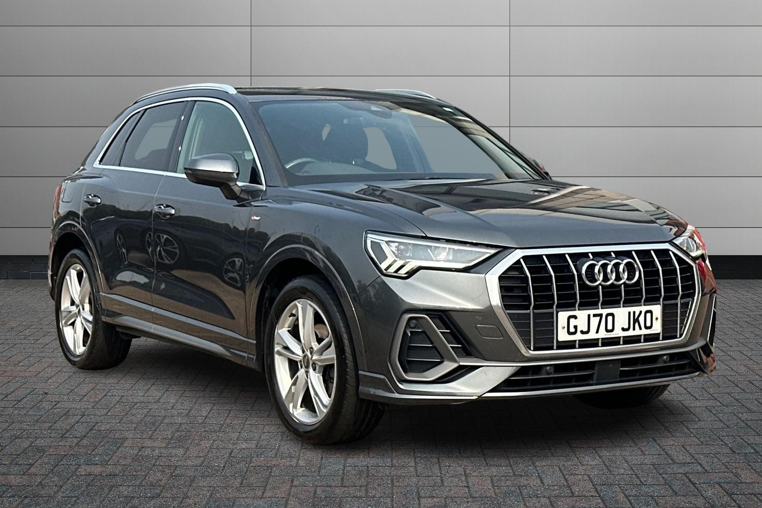 Main listing image - Audi Q3