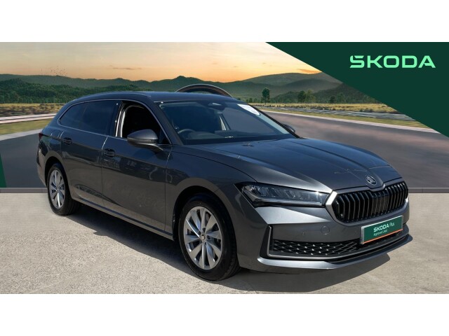 Main listing image - Skoda Superb Estate