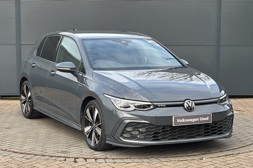 Main listing image - Volkswagen Golf