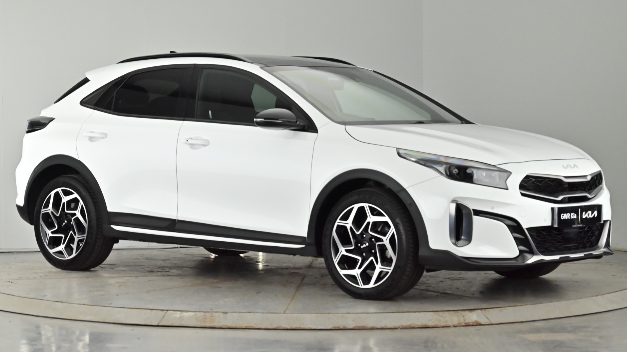 Main listing image - Kia XCeed