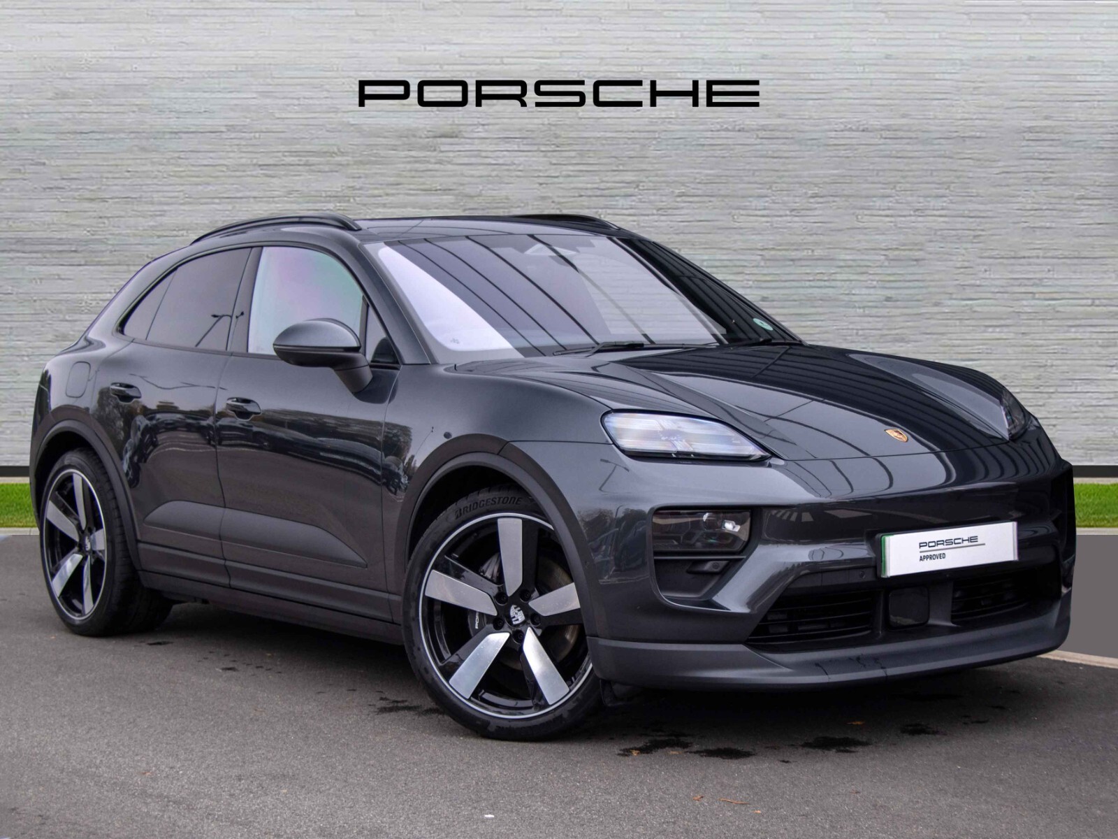 Main listing image - Porsche Macan