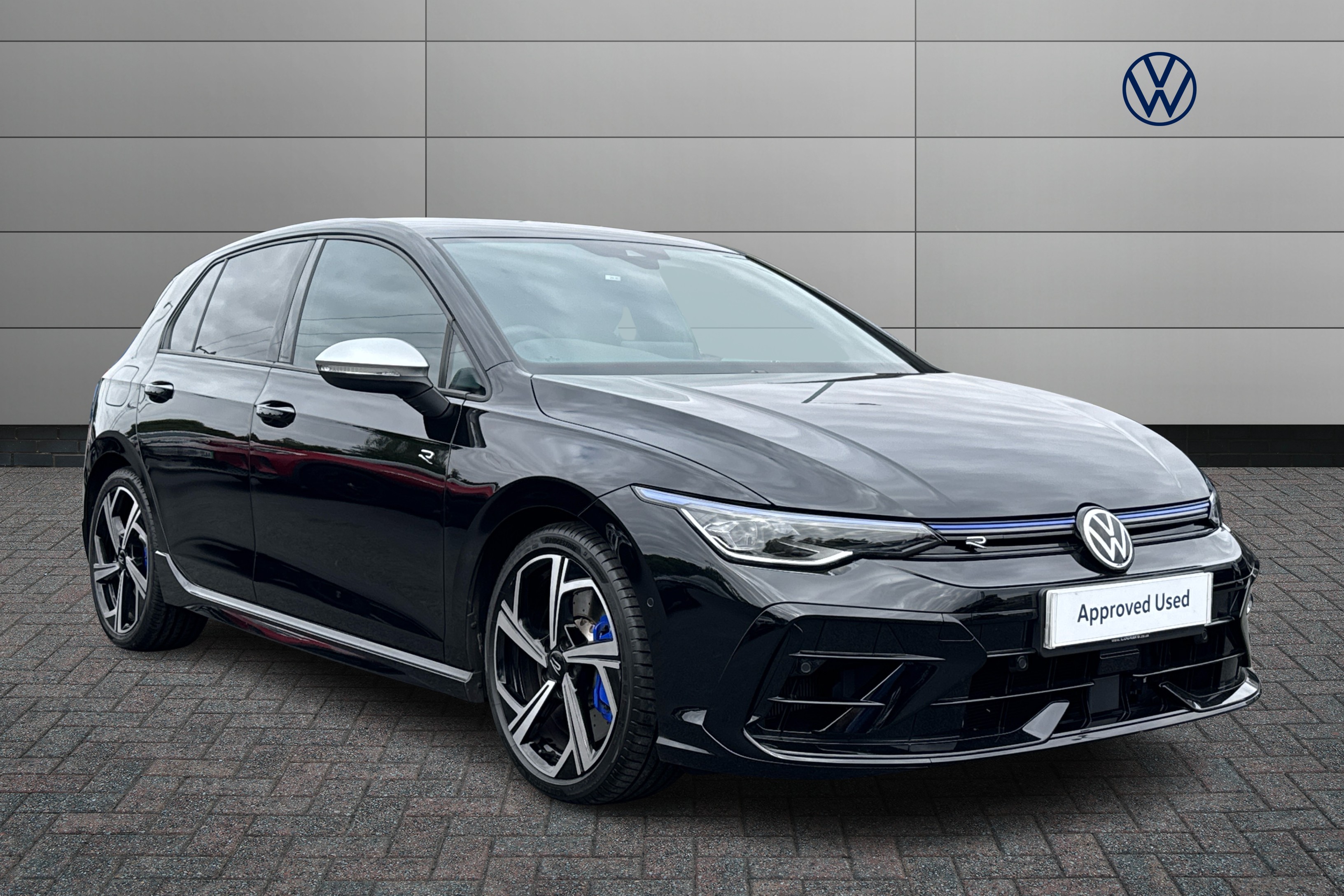 Main listing image - Volkswagen Golf R