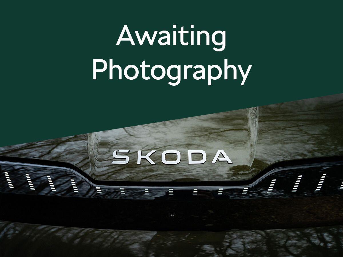 Main listing image - Skoda Superb Estate