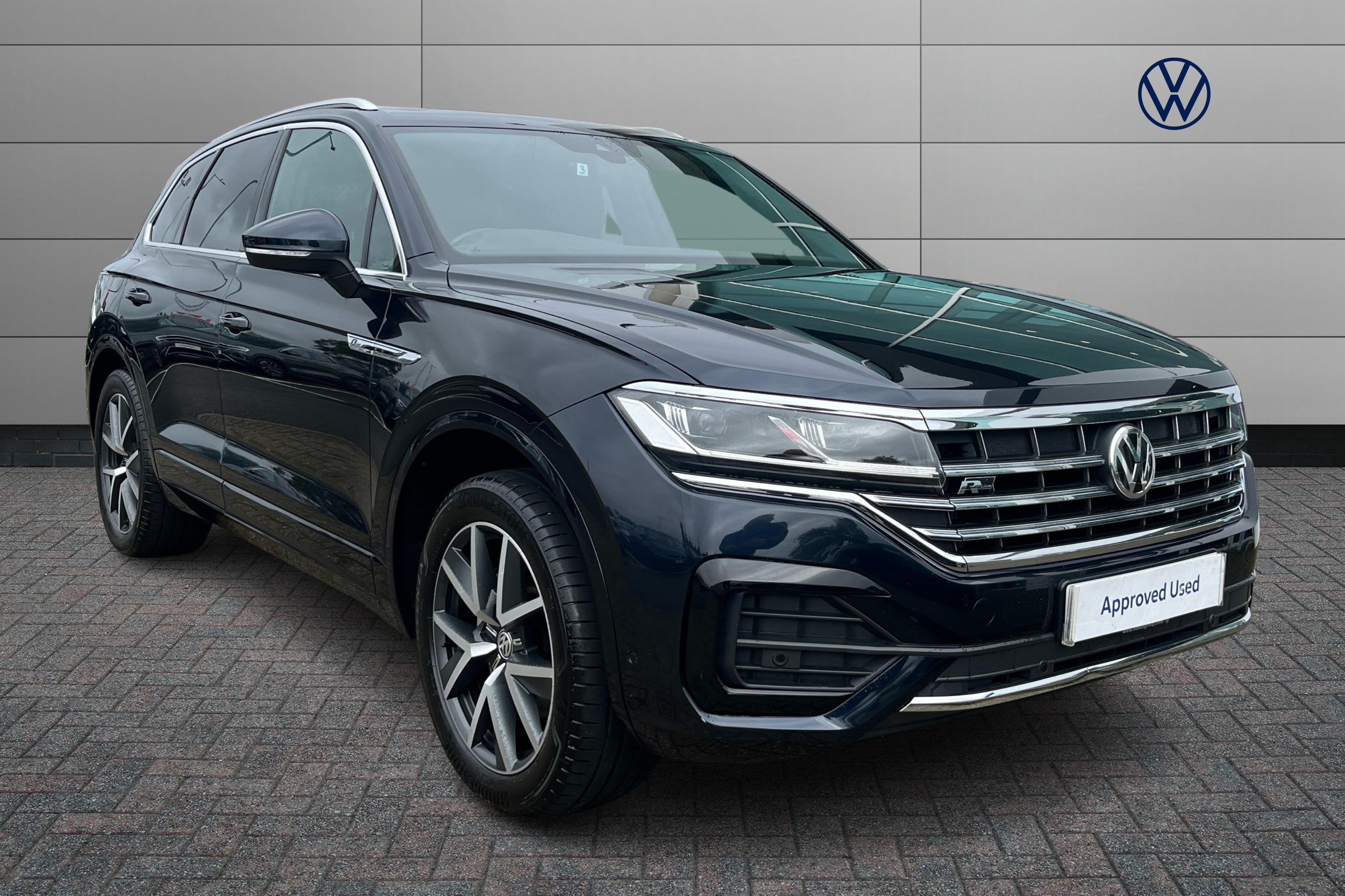 Main listing image - Volkswagen Touareg