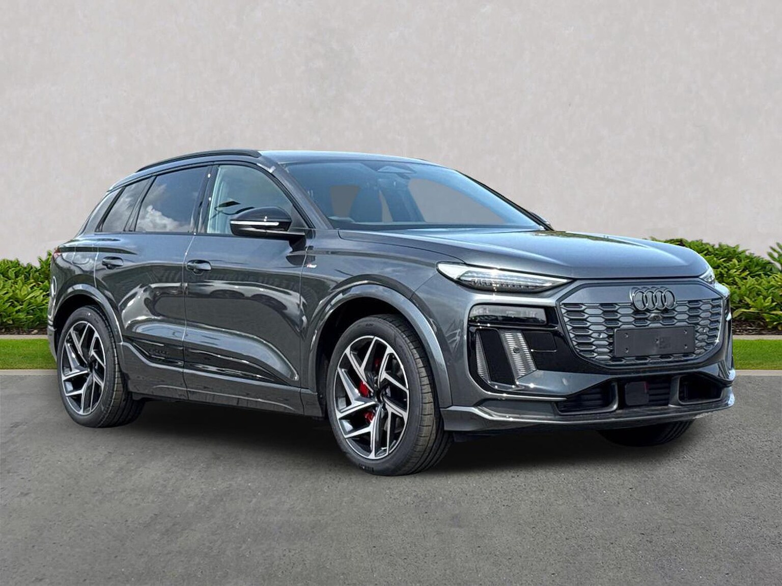 Main listing image - Audi Q6